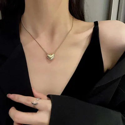 Romantic Heart Shaped Pendant Necklace